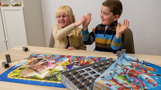 Le cadre adapté au puzzle du calendrier de l'Avent pour enfants